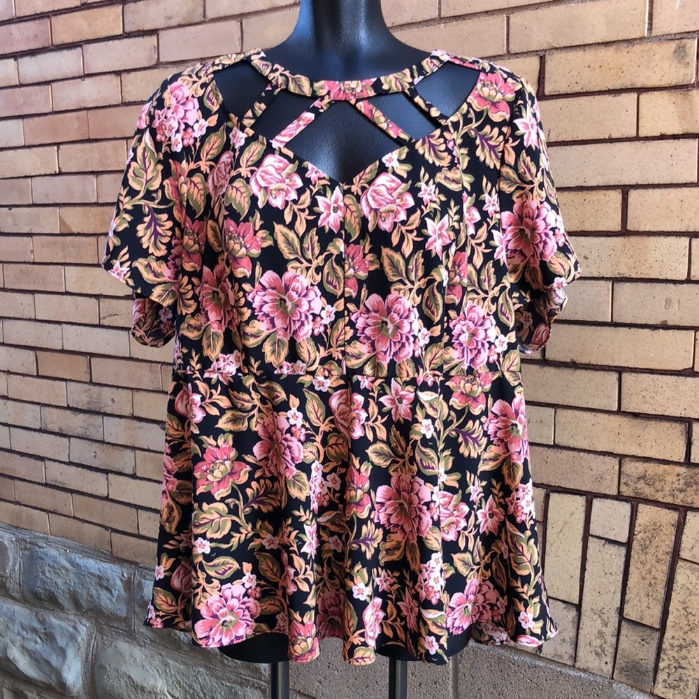 Torrid floral cut out blouse Size 2